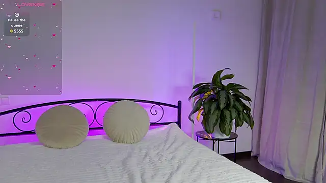 KariDollar online show from 3, 12, 2025