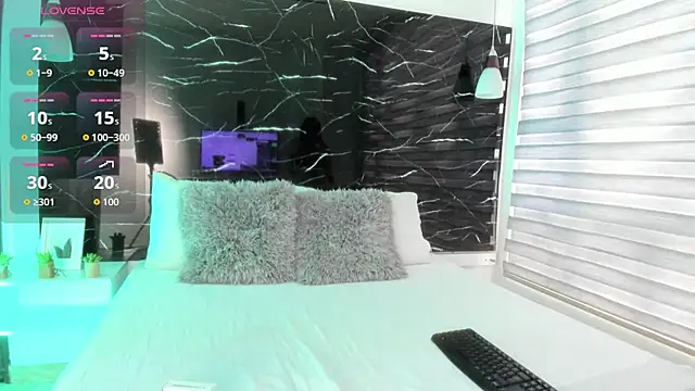 ZOE LE online show from 6, 11, 2025