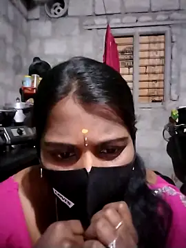 Snapshot of Tamil_Hot_Sandy chatting on 17, 12, 2025 Tamil Hot Sandy online show from 17, 12, 2025