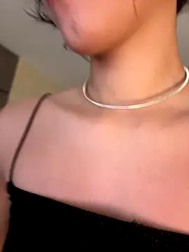 Capricho 01 online show from 25, 10, 2025