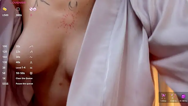 Snapshot of AmyVilvet_ chatting on 5, 4, 2026 AmyVilvet online show from 5, 4, 2026