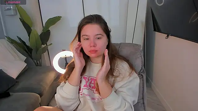Eva Cheeky online show from 24, 10, 2025