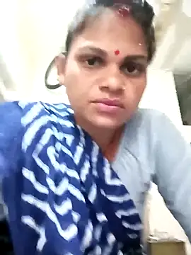 Snapshot of SHMA-77 chatting on 11, 10, 2025 SHMA-77 online show from 11, 10, 2025