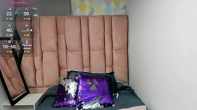 Issa Milf   online show from 11, 2, 2026