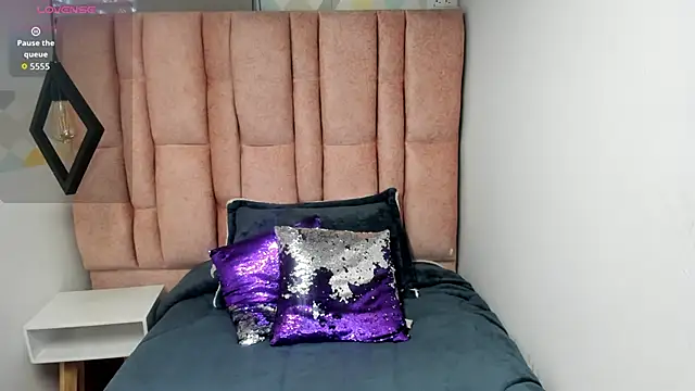 Issa Milf   online show from 19, 2, 2026