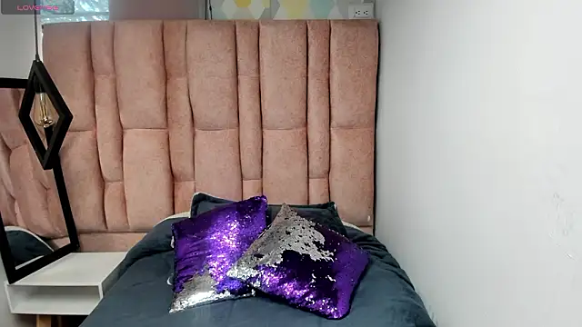 Issa Milf   online show from 21, 2, 2026