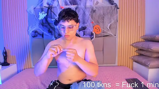 Kandyfrees  online show from 1, 11, 2025