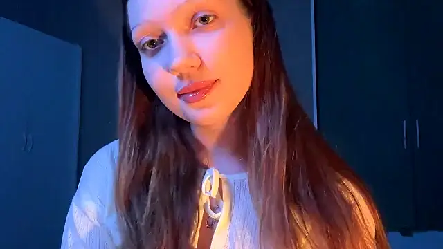 EmiIyKitty online show from 6, 10, 2025