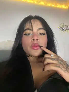 Veeronica  online show from 7, 10, 2025