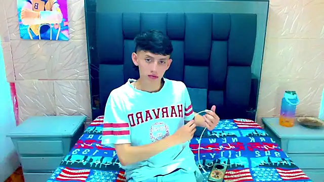 thaigo twink38 online show from 5, 11, 2025