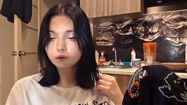 Snapshot of Beeping_Creature chatting on 15, 2, 2026 Beeping Creature online show from 15, 2, 2026