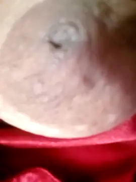 Hotmommax online show from 4, 2, 2026