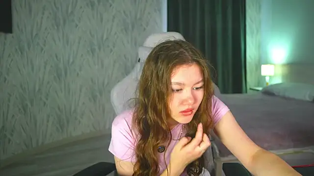 LewisThrone online show from 29, 9, 2025