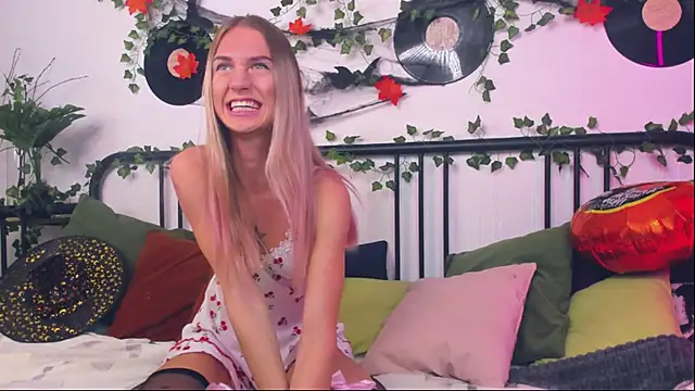 SerenaCrystall online show from 29, 10, 2025