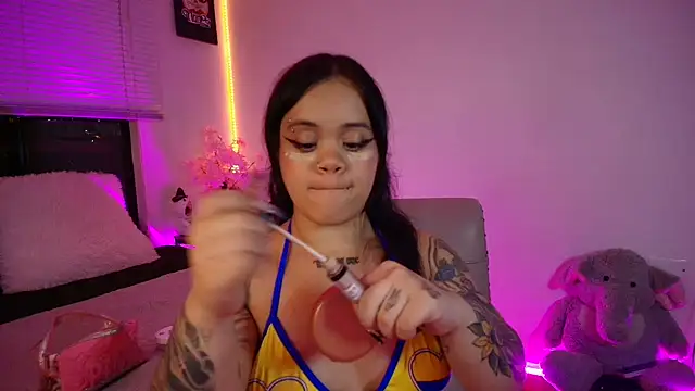 Sussyroxxx online show from 18, 6, 2026