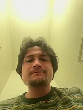 Snapshot of itsthecatchh chatting on 5, 10, 2025 itsthecatchh online show from 5, 10, 2025