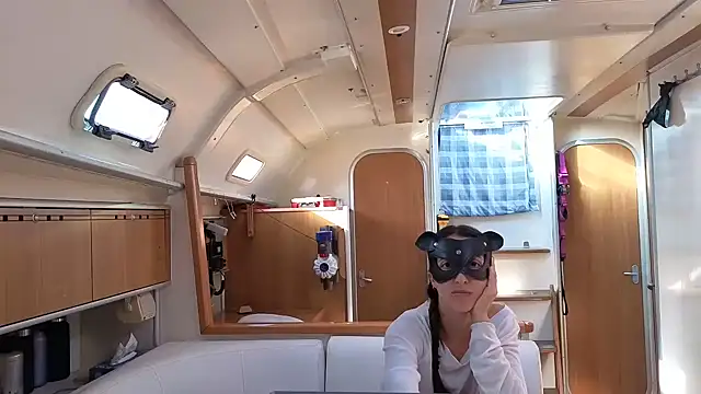 Monk and Mia online show from 14, 4, 2026