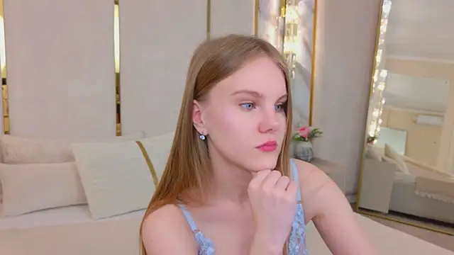 Lili Lohan online show from 14, 6, 2026