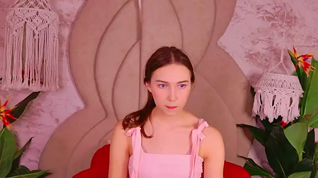 OliviaLay online show from 4, 12, 2025