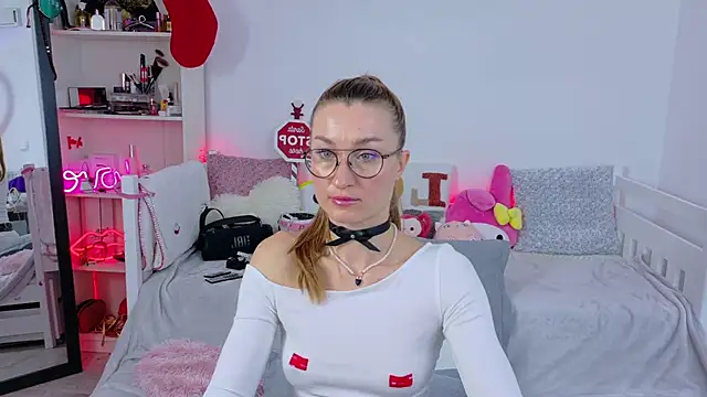 MysticRoxanne online show from 2, 12, 2025