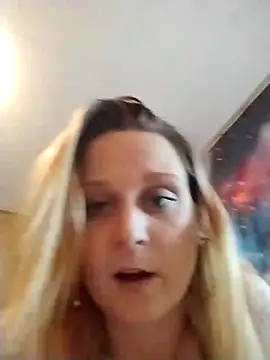 Queen2454 online show from 30, 11, 2025