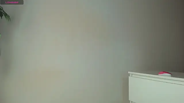 trixietaylor online show from 9, 4, 2026