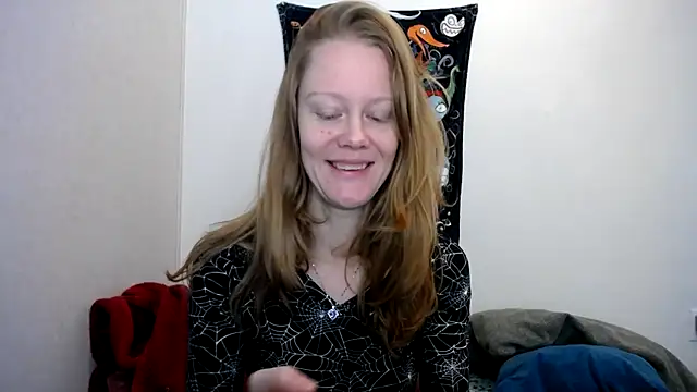 Snapshot of naughtyfox89 chatting on 17, 10, 2025 naughtyfox89 online show from 17, 10, 2025