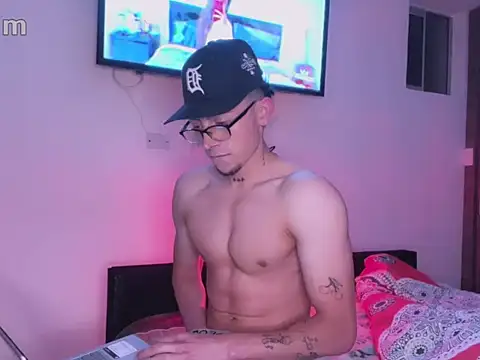 strongManLatino online show from 10, 10, 2025