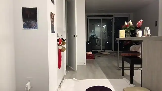 tia   fox online show from 16, 2, 2026