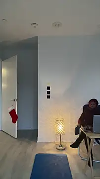 tia   fox online show from 23, 2, 2026