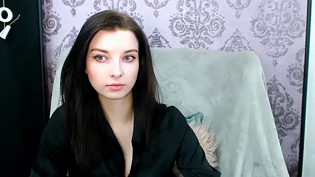 DominantLuna online show from 2, 2, 2026