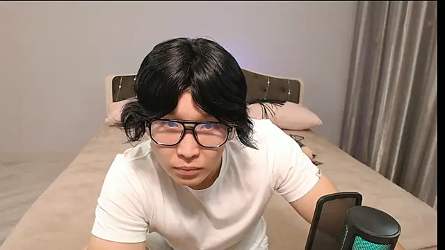 KaiChicken online show from 8, 10, 2025