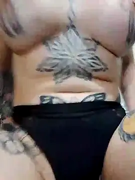 Snapshot of MidyRiscada chatting on 3, 11, 2025 MidyRiscada online show from 3, 11, 2025