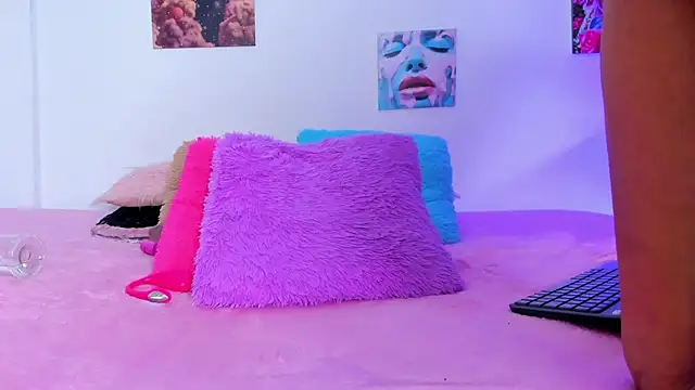 debbie hans online show from 5, 12, 2025