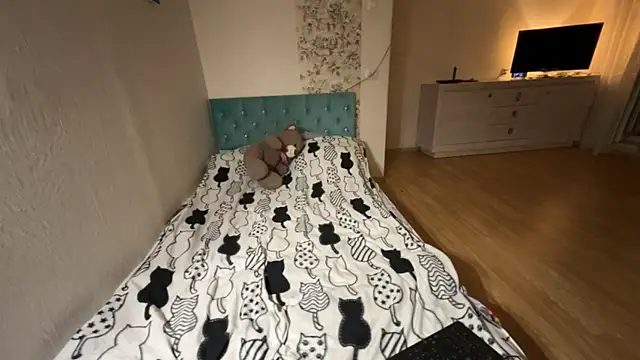 Snapshot of lunaangeltears chatting on 9, 10, 2025 lunaangeltears online show from 9, 10, 2025