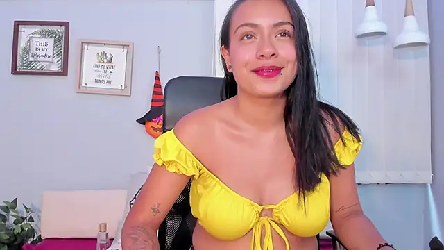 Snapshot of Lilo_Rose chatting on 21, 10, 2025 Lilo Rose online show from 21, 10, 2025