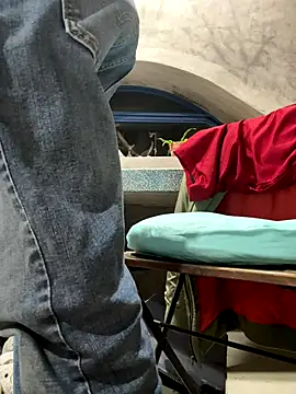 Snapshot of HenryLee1983-cums chatting on 6, 10, 2025 HenryLee1983-cums online show from 6, 10, 2025