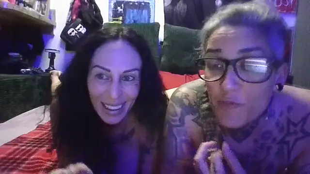 inkdhollow1 online show from 22, 6, 2026