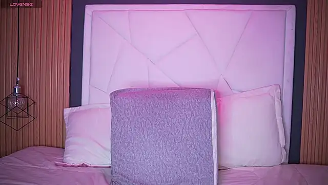 Emily Roberts9 online show from 1, 4, 2026