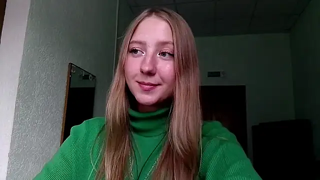 Snapshot of CarynFlaryn chatting on 1, 10, 2025 CarynFlaryn online show from 1, 10, 2025