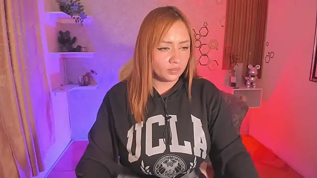 EvelynVega0 online show from 14, 11, 2025