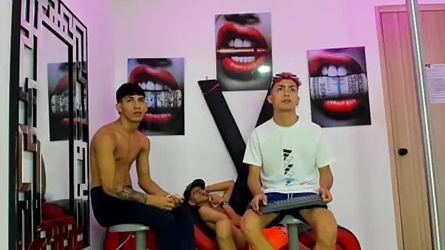 VERY HOT GUYS online show from 1, 11, 2025