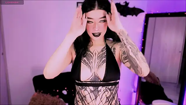 Snapshot of VanessaBlackrose chatting on 7, 10, 2025 VanessaBlackrose online show from 7, 10, 2025