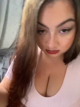 MadelineLeah online show from 15, 6, 2026