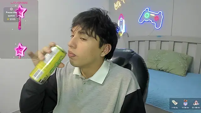 StiwenTwink online show from 17, 12, 2025