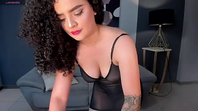 Snapshot of KylieJenkins chatting on 28, 10, 2025 KylieJenkins online show from 28, 10, 2025