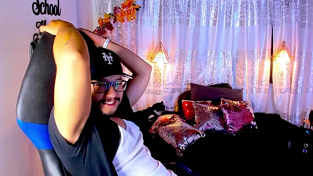 Ethan w12 online show from 13, 10, 2025