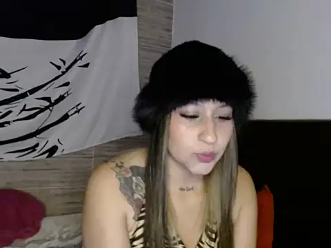 LV MOONWOMAN online show from 9, 10, 2025