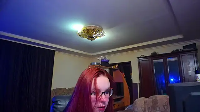 JustFoxyee online show from 5, 10, 2025