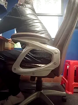 Curious9884 online show from 12, 11, 2025